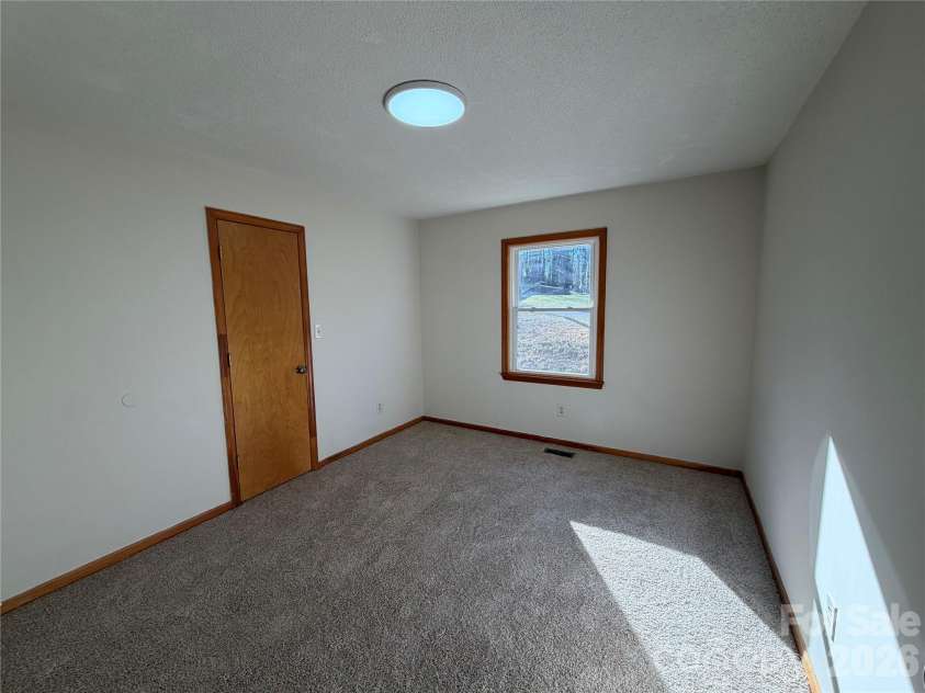 424 Holland Drive, Statesville, NC 28677.  MLS# CAR4335515, YatesRealty ID 2026. Secondary Beroom