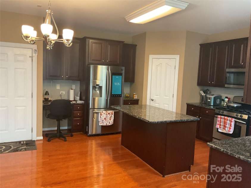 13123 Ashley Meadow Drive, Charlotte, NC 28213.  MLS# CAR4255597, YatesRealty ID 20261. 