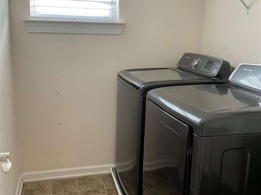 13123 Ashley Meadow Drive, Charlotte, NC 28213.  MLS# CAR4255597, YatesRealty ID 20261. 