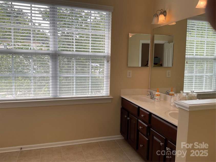 13123 Ashley Meadow Drive, Charlotte, NC 28213.  MLS# CAR4255597, YatesRealty ID 20261. 