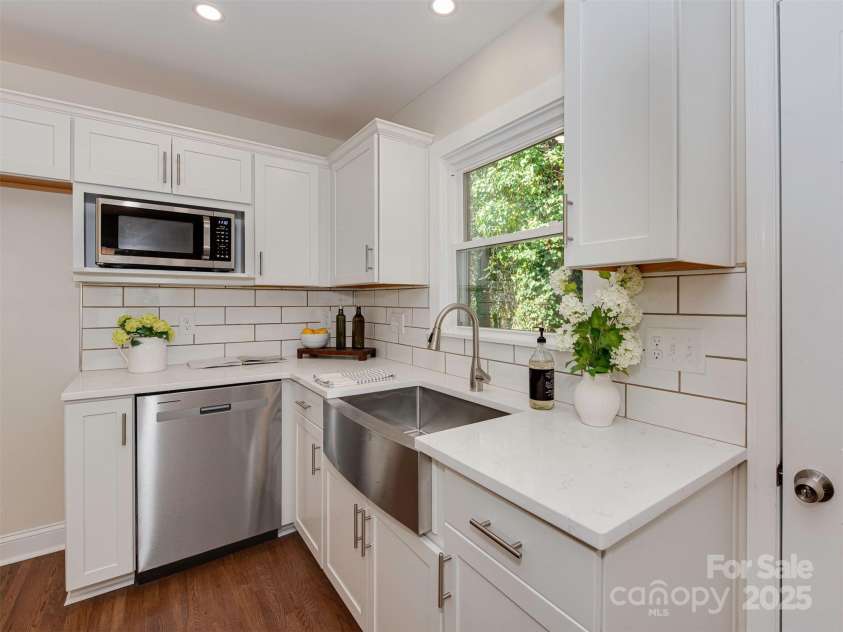 1147 Norland Road, Charlotte, NC 28205.  MLS# CAR4256153, YatesRealty ID 20263. 
