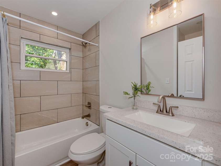 1147 Norland Road, Charlotte, NC 28205.  MLS# CAR4256153, YatesRealty ID 20263. 