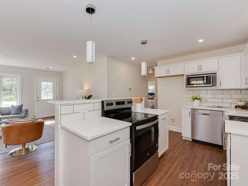 1147 Norland Road, Charlotte, NC 28205.  MLS# CAR4256153, YatesRealty ID 20263. 