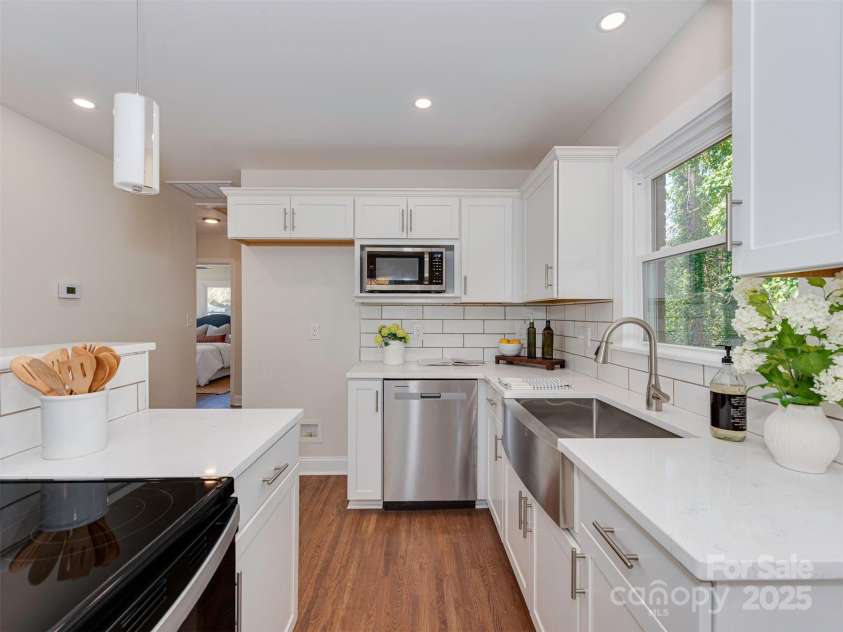 1147 Norland Road, Charlotte, NC 28205.  MLS# CAR4256153, YatesRealty ID 20263. 