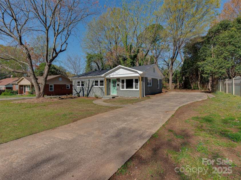 1147 Norland Road, Charlotte, NC 28205.  MLS# CAR4256153, YatesRealty ID 20263. 