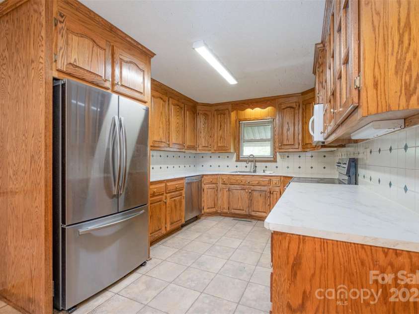 319 Glenhaven Drive, Charlotte, NC 28214.  MLS# CAR4259206, YatesRealty ID 20265. 