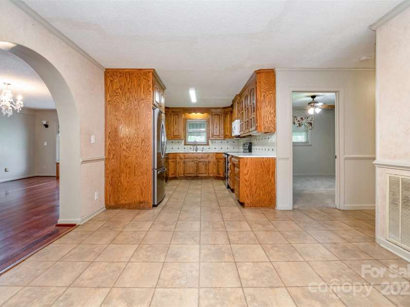 319 Glenhaven Drive, Charlotte, NC 28214.  MLS# CAR4259206, YatesRealty ID 20265. 