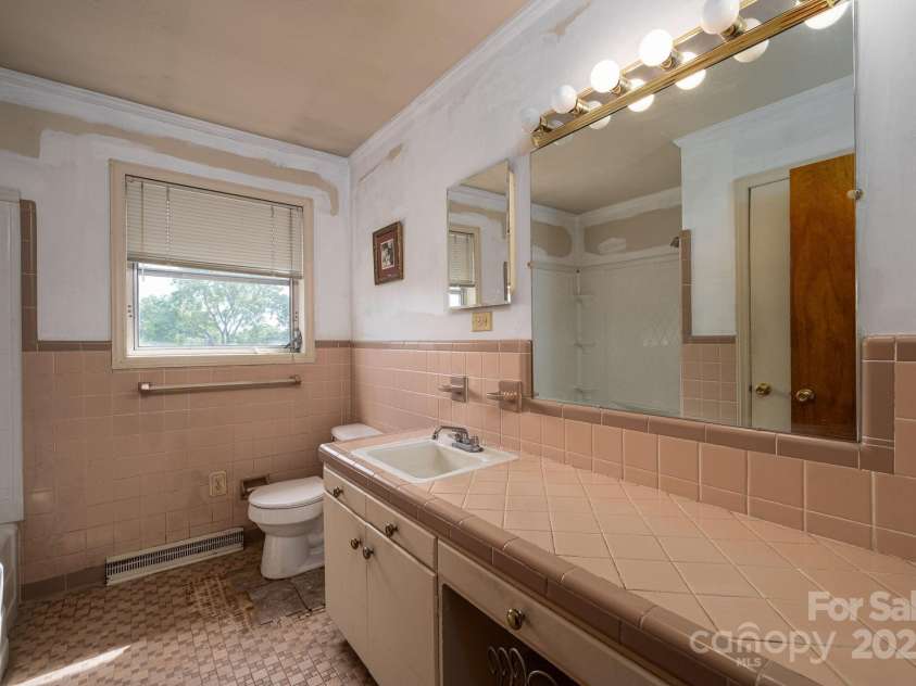 1585 Salem Church Road, Lincolnton, NC 28092.  MLS# CAR4263152, YatesRealty ID 20266. 