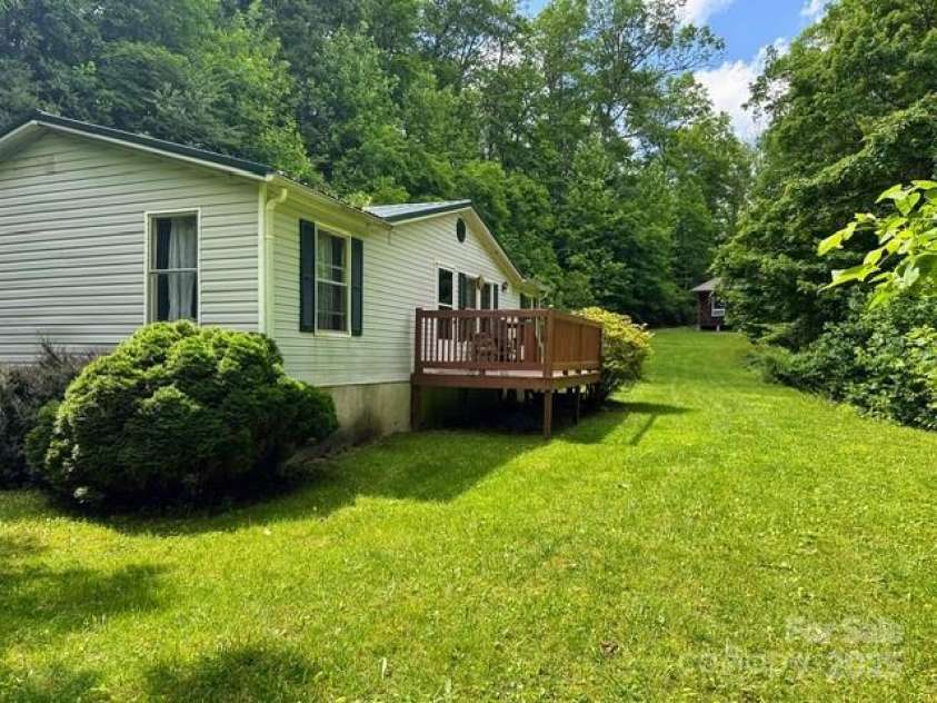 143 Hubert Mccall Drive, Balsam Grove, NC 28708.  MLS# CAR4269967, YatesRealty ID 20267. 