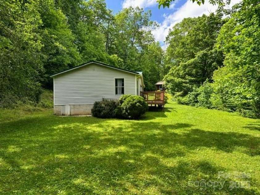 143 Hubert Mccall Drive, Balsam Grove, NC 28708.  MLS# CAR4269967, YatesRealty ID 20267. 