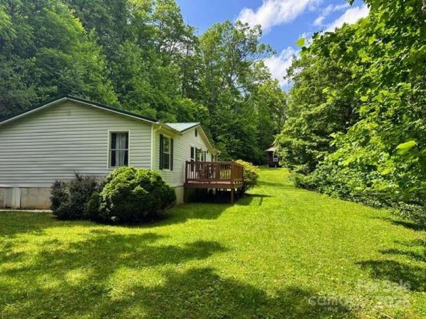 143 Hubert Mccall Drive, Balsam Grove, NC 28708.  MLS# CAR4269967, YatesRealty ID 20267. 