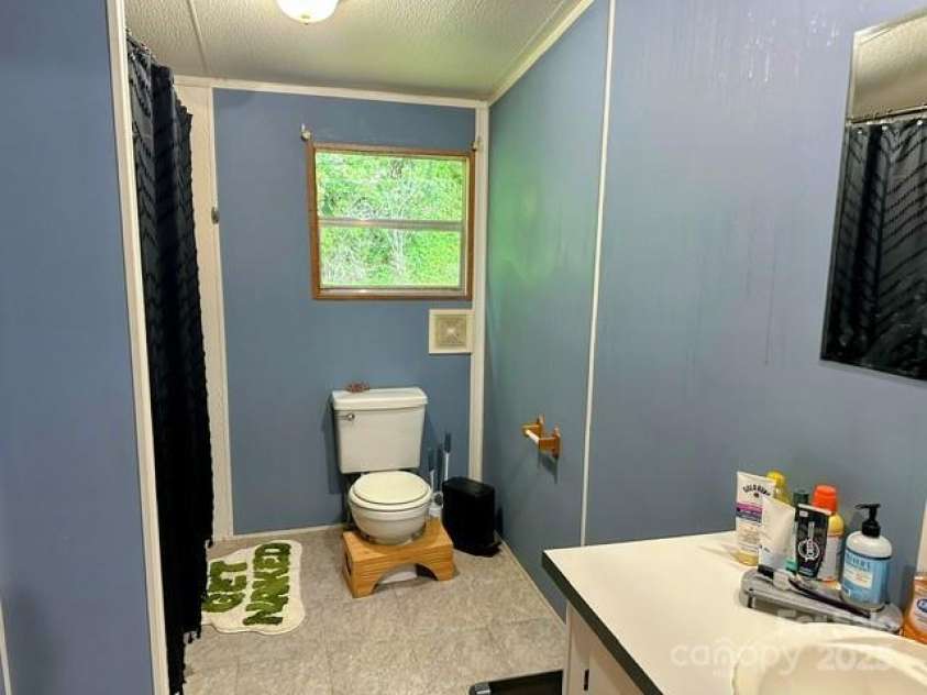 143 Hubert Mccall Drive, Balsam Grove, NC 28708.  MLS# CAR4269967, YatesRealty ID 20267. 