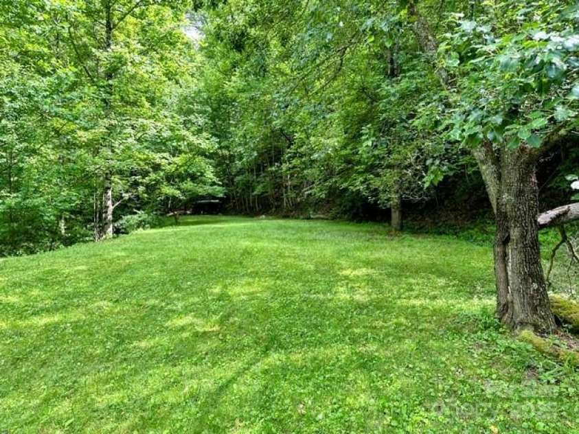 143 Hubert Mccall Drive, Balsam Grove, NC 28708.  MLS# CAR4269967, YatesRealty ID 20267. 