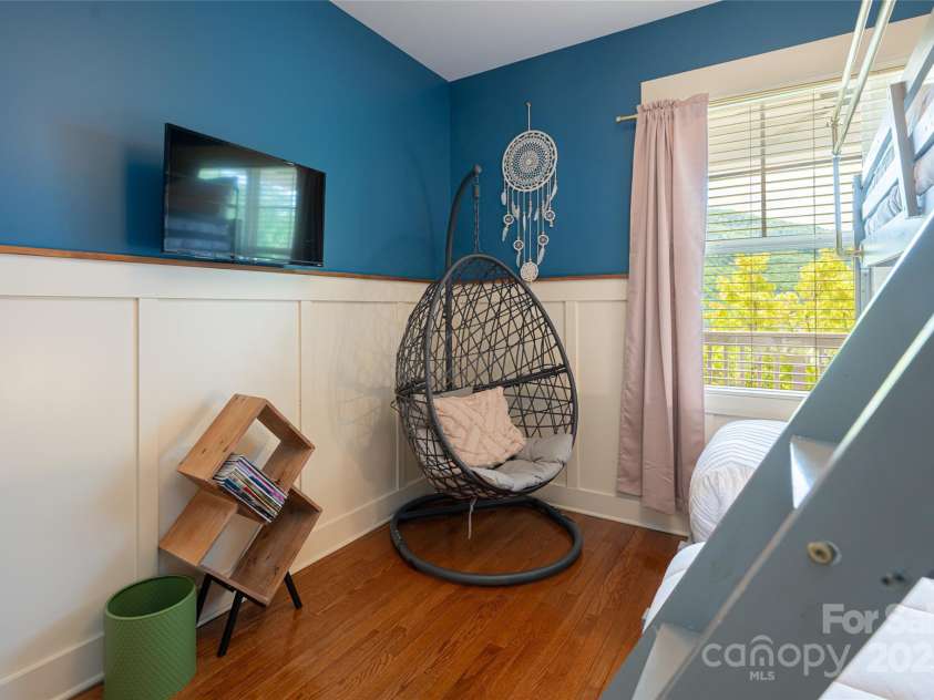 31 Byrdcliffe Lane, Asheville, NC 28805.  MLS# CAR4257639, YatesRealty ID 20268. Guest bedroom 2