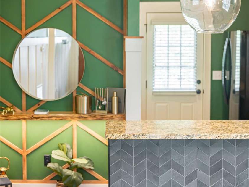 31 Byrdcliffe Lane, Asheville, NC 28805.  MLS# CAR4257639, YatesRealty ID 20268. Kitchen detail