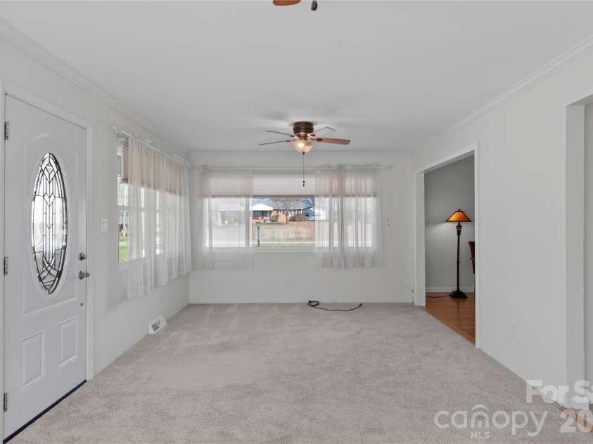 3291 Burton Road, Thomasville, NC 27360.  MLS# CAR4359513, YatesRealty ID 20268. 