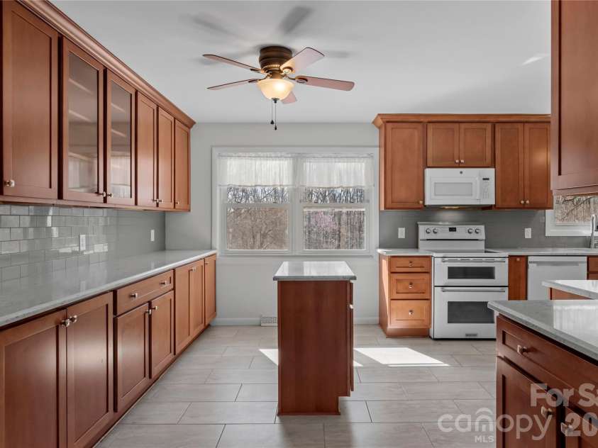 3291 Burton Road, Thomasville, NC 27360.  MLS# CAR4359513, YatesRealty ID 20268. 