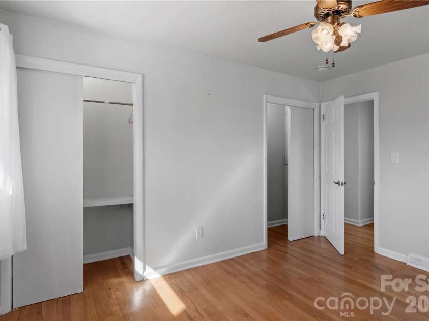 3291 Burton Road, Thomasville, NC 27360.  MLS# CAR4359513, YatesRealty ID 20268. 