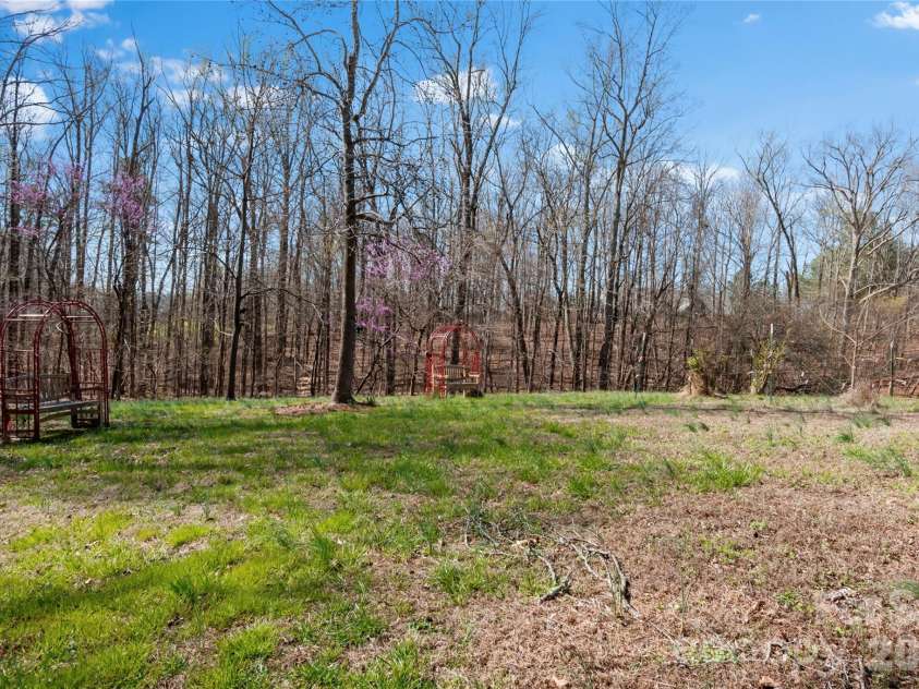3291 Burton Road, Thomasville, NC 27360.  MLS# CAR4359513, YatesRealty ID 20268. 