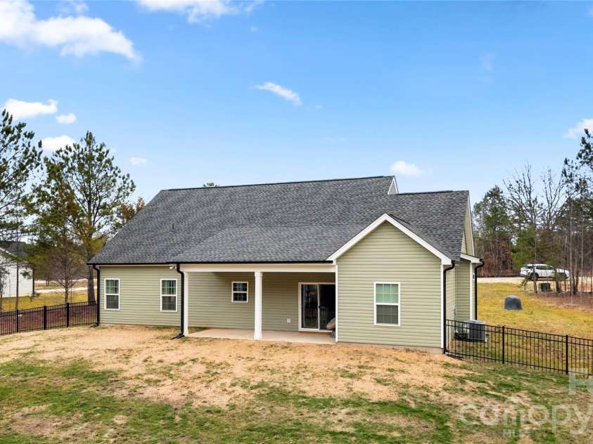 3073 Meadowcrest Drive, Clover, SC 29710.  MLS# CAR4345554, YatesRealty ID 2027. 