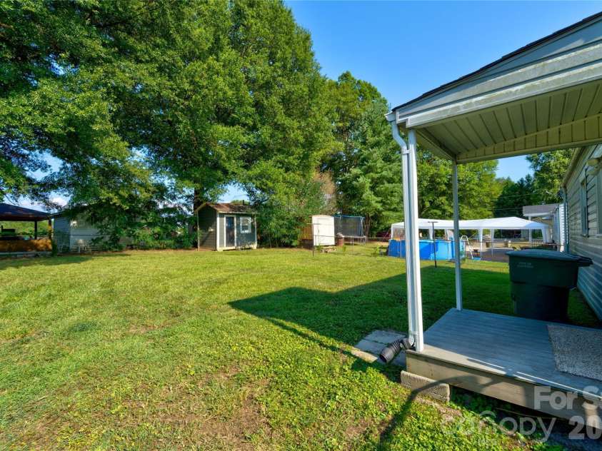 308 Myrtle School Road, Gastonia, NC 28052.  MLS# CAR4340941, YatesRealty ID 20270. Back yard