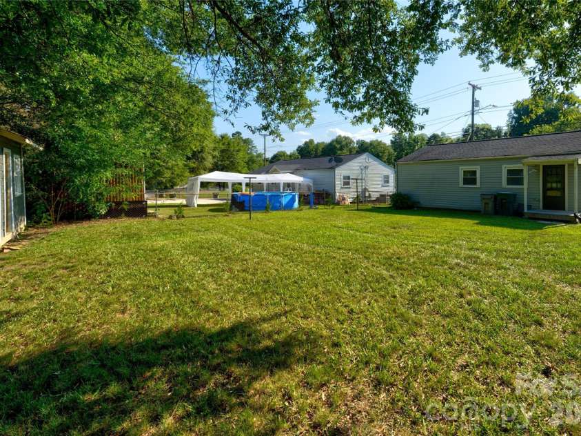 308 Myrtle School Road, Gastonia, NC 28052.  MLS# CAR4340941, YatesRealty ID 20270. Back yard