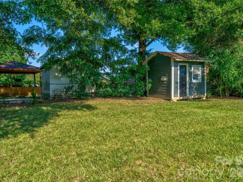 308 Myrtle School Road, Gastonia, NC 28052.  MLS# CAR4340941, YatesRealty ID 20270. Back yard