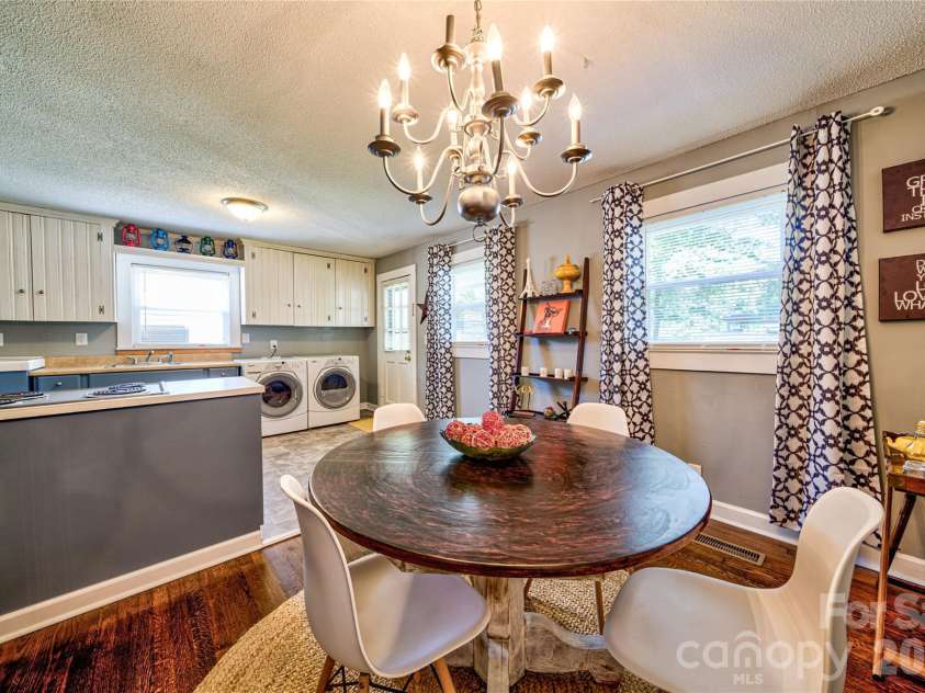 308 Myrtle School Road, Gastonia, NC 28052.  MLS# CAR4340941, YatesRealty ID 20270. Dining area