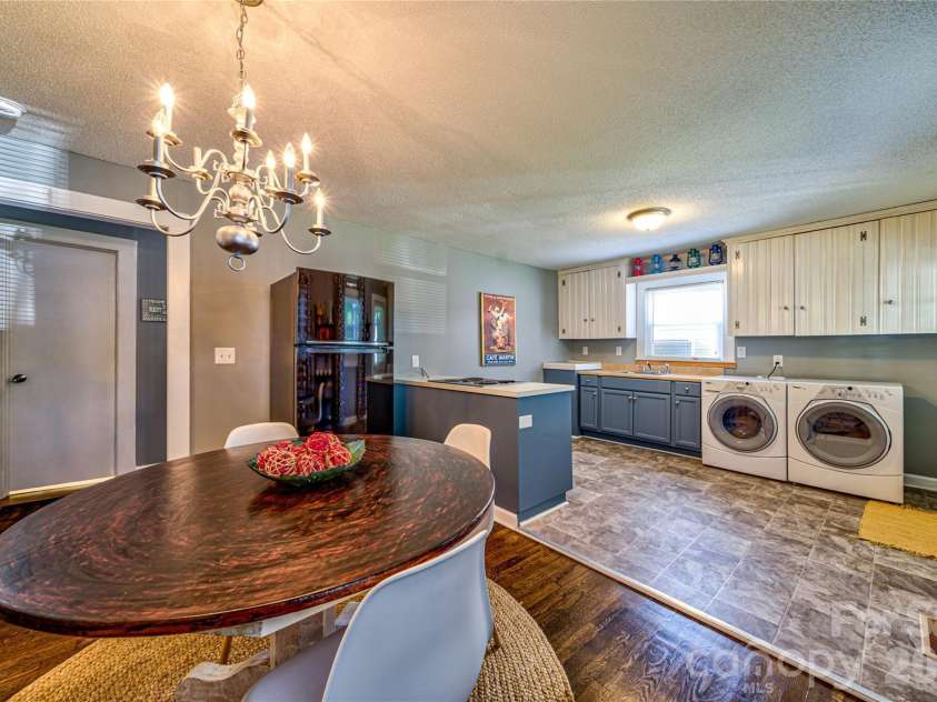 308 Myrtle School Road, Gastonia, NC 28052.  MLS# CAR4340941, YatesRealty ID 20270. Dining area