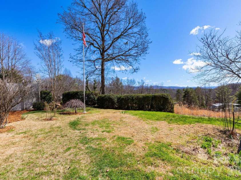 181 Leisure Ridge Drive, Mars Hill, NC 28754.  MLS# CAR4358251, YatesRealty ID 20271. Back Yard