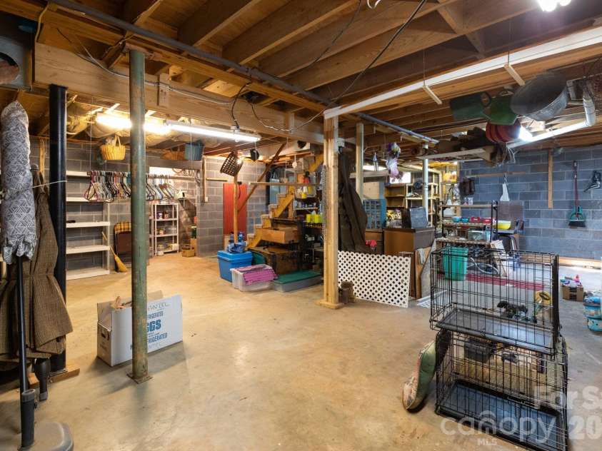 181 Leisure Ridge Drive, Mars Hill, NC 28754.  MLS# CAR4358251, YatesRealty ID 20271. Basement with Workshop