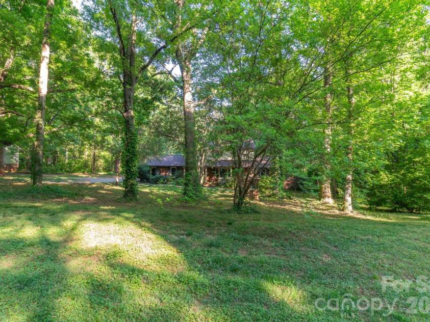 445 Quail Drive, Salisbury, NC 28147.  MLS# CAR4373863, YatesRealty ID 20272. 