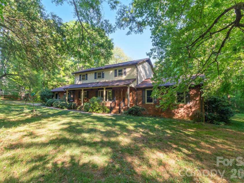 445 Quail Drive, Salisbury, NC 28147.  MLS# CAR4373863, YatesRealty ID 20272. 