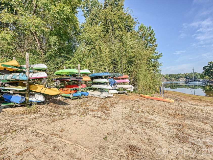 19901 Henderson Road, Cornelius, NC 28031.  MLS# CAR4375227, YatesRealty ID 20273. 