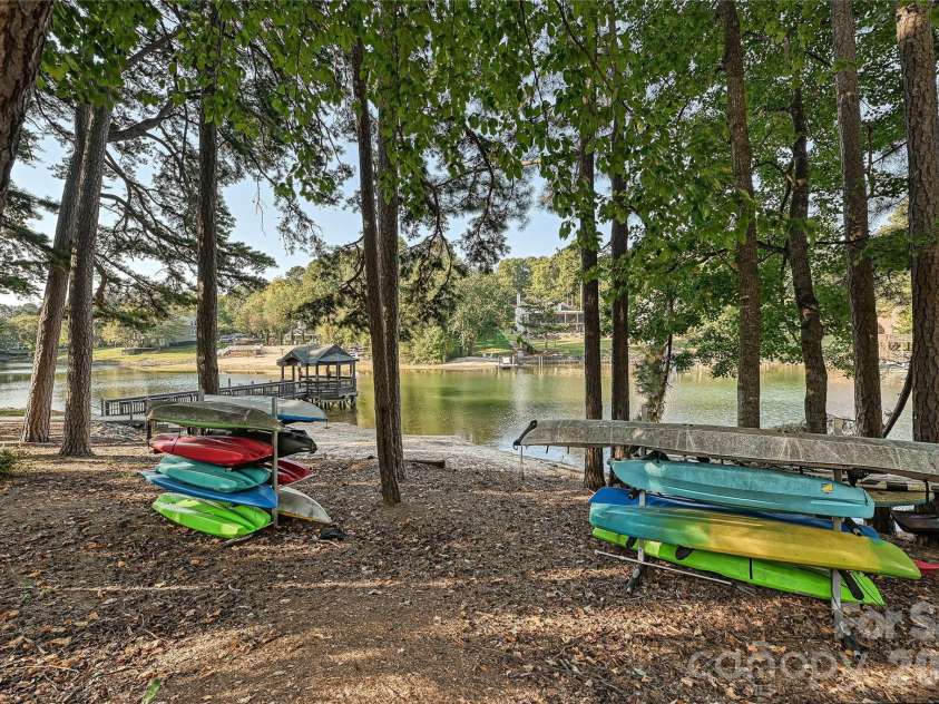 19901 Henderson Road, Cornelius, NC 28031.  MLS# CAR4375227, YatesRealty ID 20273. 