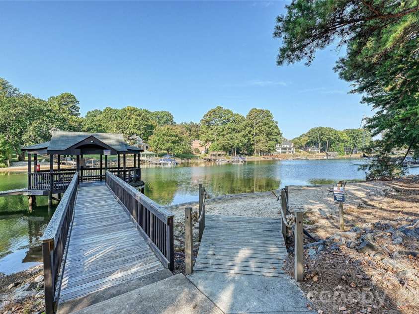 19901 Henderson Road, Cornelius, NC 28031.  MLS# CAR4375227, YatesRealty ID 20273. 