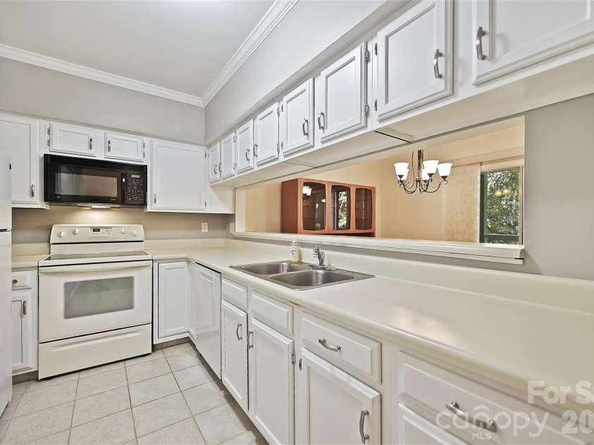 19901 Henderson Road, Cornelius, NC 28031.  MLS# CAR4375227, YatesRealty ID 20273. 