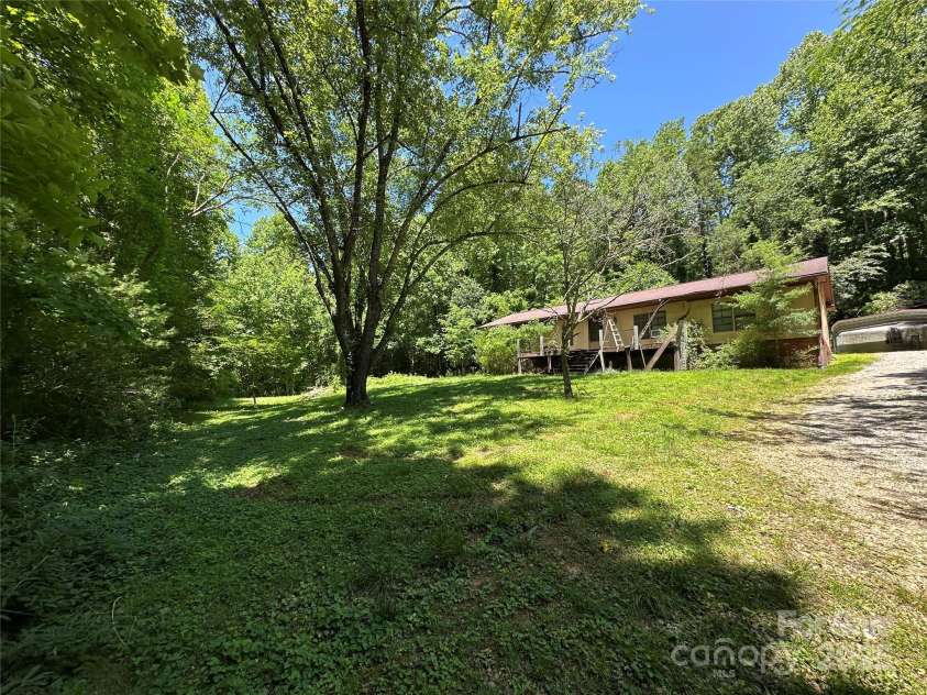 204 Long Street, Marion, NC 28752.  MLS# CAR4264615, YatesRealty ID 20273. 