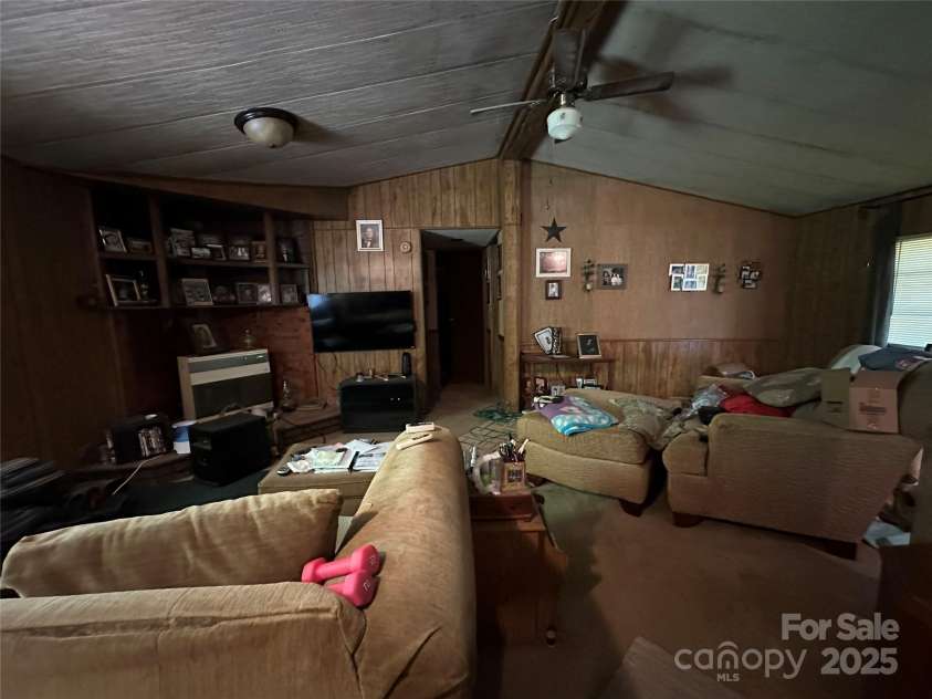 204 Long Street, Marion, NC 28752.  MLS# CAR4264615, YatesRealty ID 20273. 