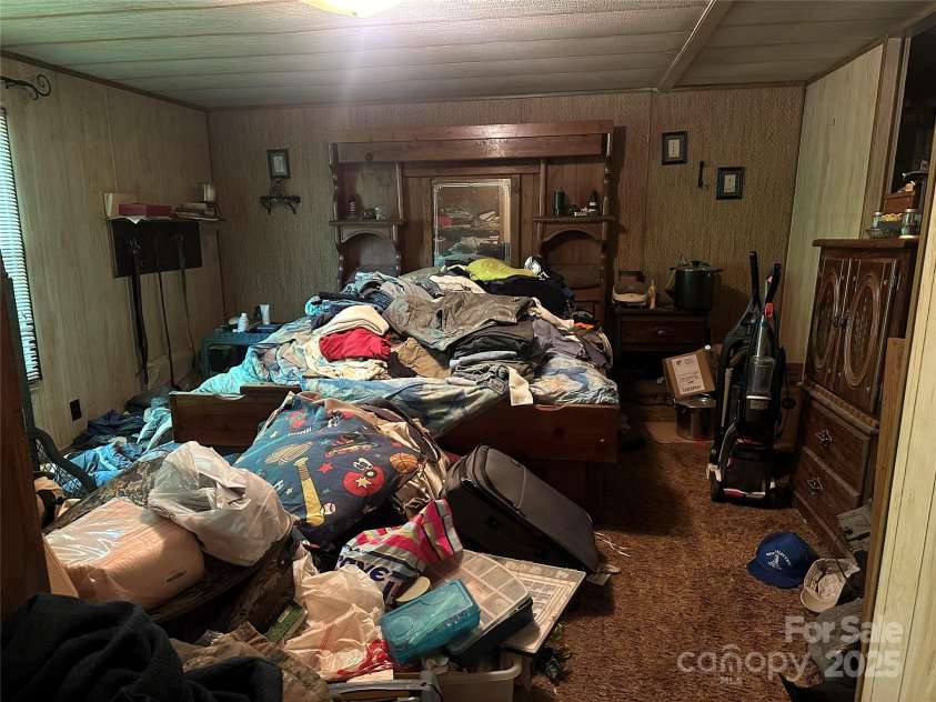 204 Long Street, Marion, NC 28752.  MLS# CAR4264615, YatesRealty ID 20273. 