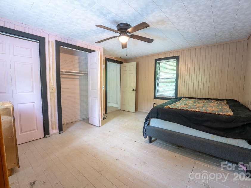 181 Settlers Lane, Waynesville, NC 28785.  MLS# CAR4258174, YatesRealty ID 20274. 