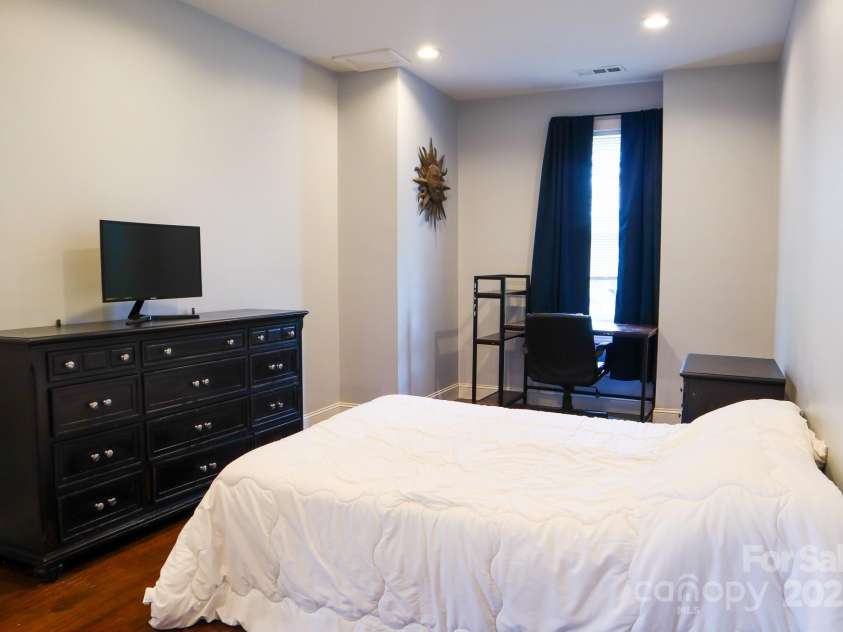7768 Pinecone Lane, Hickory, NC 28602.  MLS# CAR4257441, YatesRealty ID 20276. Basement Bedroom