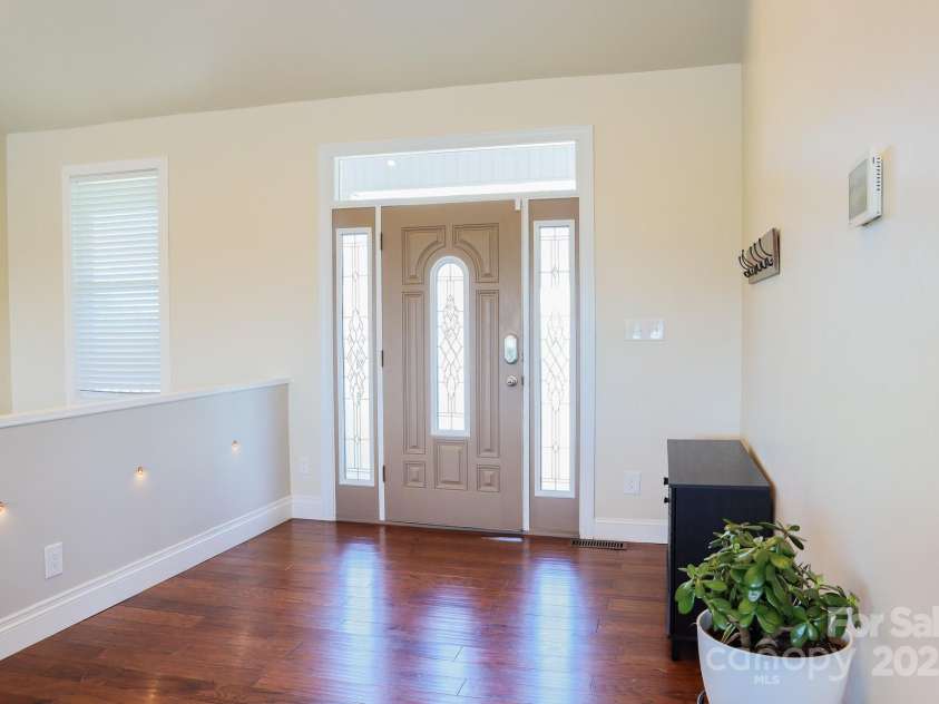 7768 Pinecone Lane, Hickory, NC 28602.  MLS# CAR4257441, YatesRealty ID 20276. Foyer