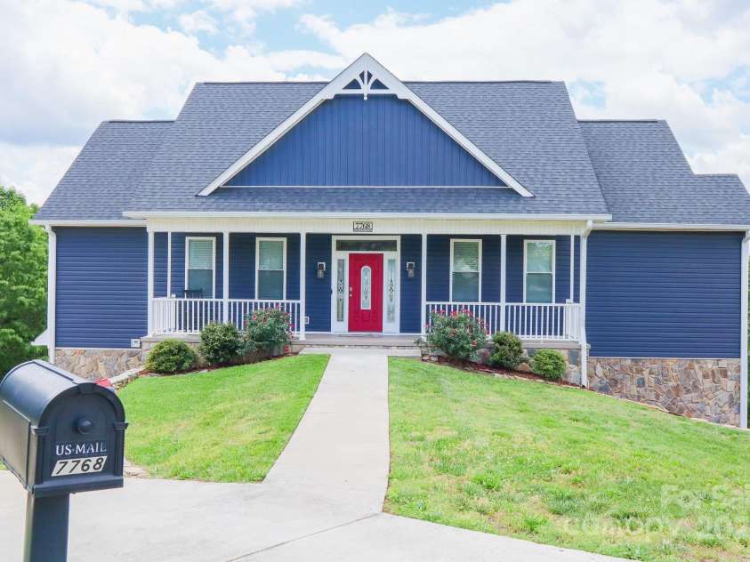 7768 Pinecone Lane, Hickory, NC 28602.  MLS# CAR4257441, YatesRealty ID 20276. Front of Home with mailbox