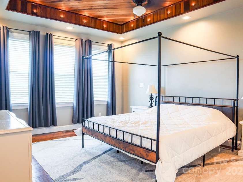 7768 Pinecone Lane, Hickory, NC 28602.  MLS# CAR4257441, YatesRealty ID 20276. Primary Bedroom