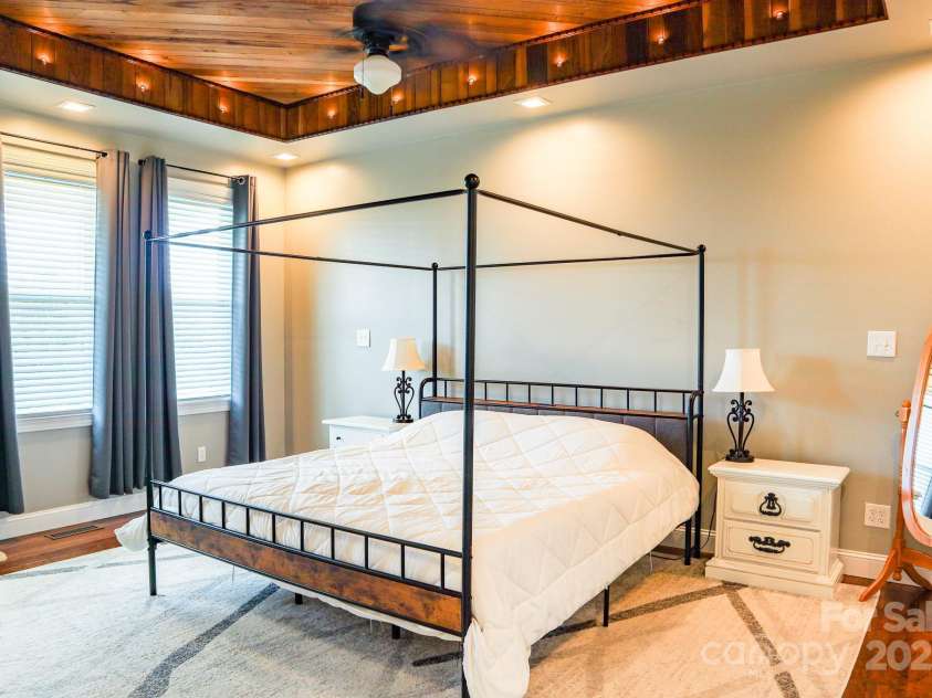 7768 Pinecone Lane, Hickory, NC 28602.  MLS# CAR4257441, YatesRealty ID 20276. Primary Bedroom