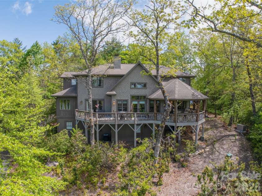 536 Hawk Mountain Road, Lake Toxaway, NC 28747.  MLS# CAR4379060, YatesRealty ID 20277. 