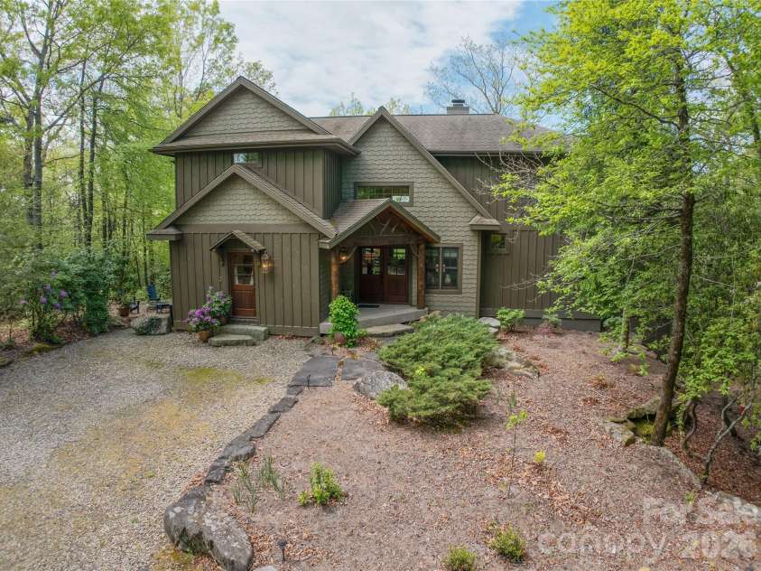 536 Hawk Mountain Road, Lake Toxaway, NC 28747.  MLS# CAR4379060, YatesRealty ID 20277. 