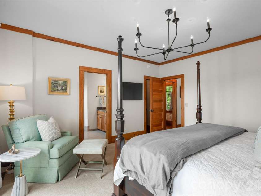 536 Hawk Mountain Road, Lake Toxaway, NC 28747.  MLS# CAR4379060, YatesRealty ID 20277. 
