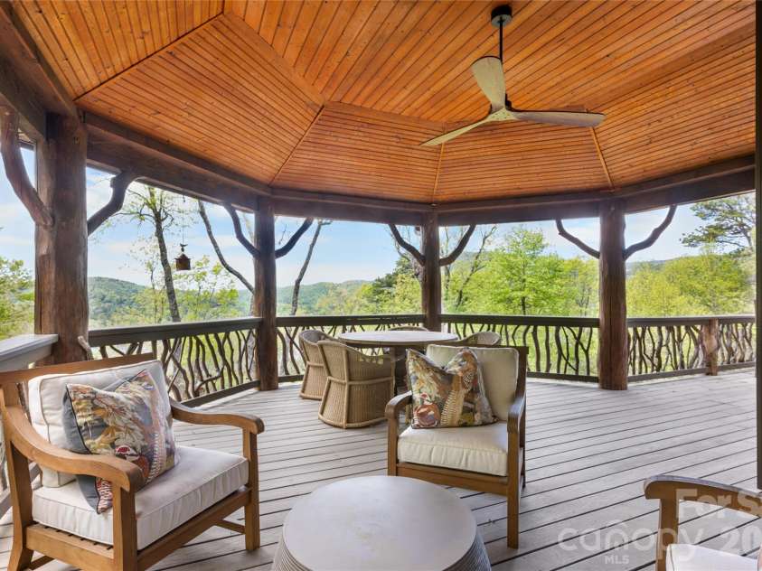 536 Hawk Mountain Road, Lake Toxaway, NC 28747.  MLS# CAR4379060, YatesRealty ID 20277. 